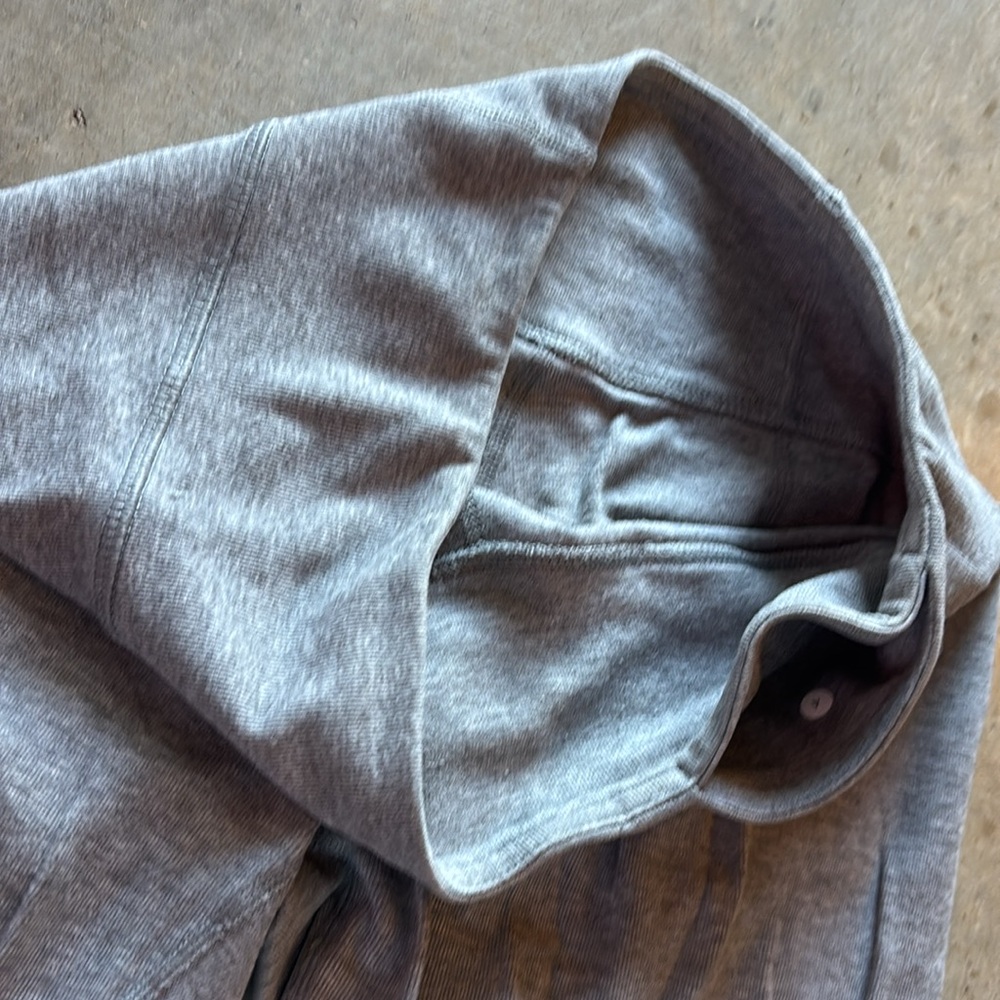 Lululemon joggers soft grey 4 - Picture 4 of 5